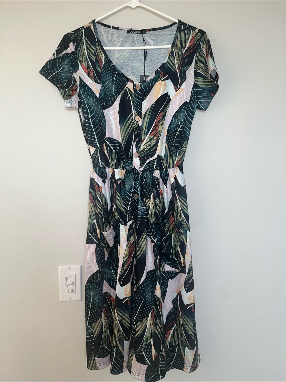 Button-Front Midi Dress with Green Leaf Print - Picture 2 of 5